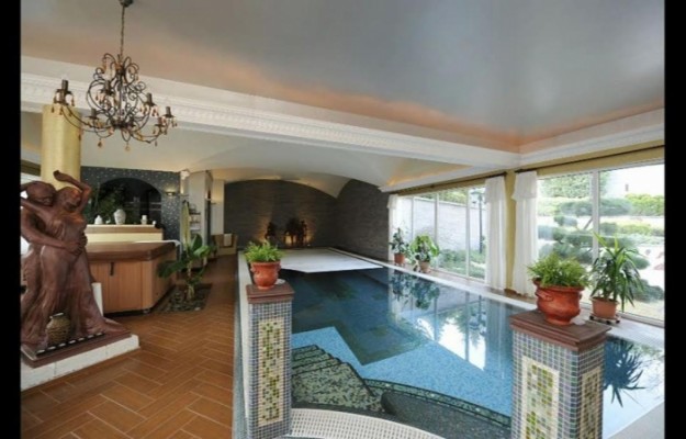 Eger Eladó Üzlethelyiség