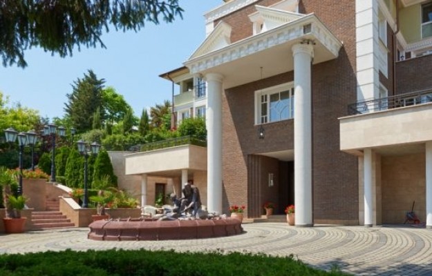 Eger Eladó Üzlethelyiség