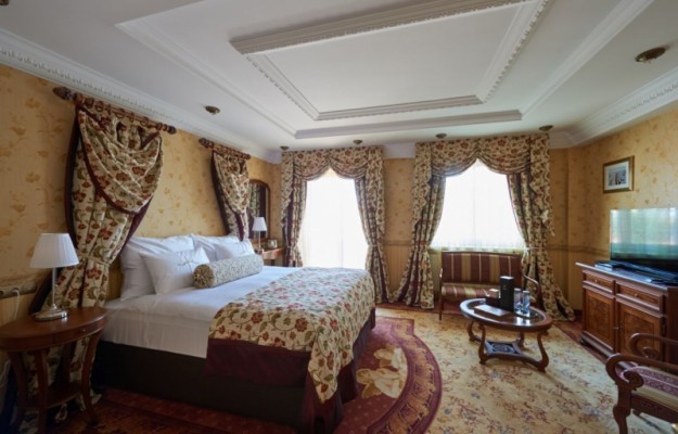 Eger Eladó Üzlethelyiség