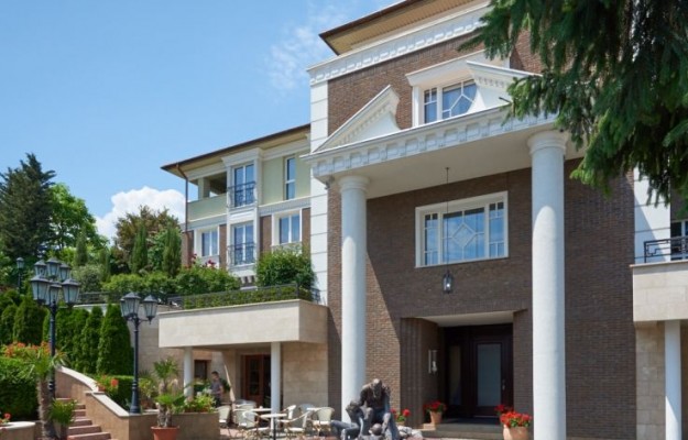 Eger Eladó Üzlethelyiség