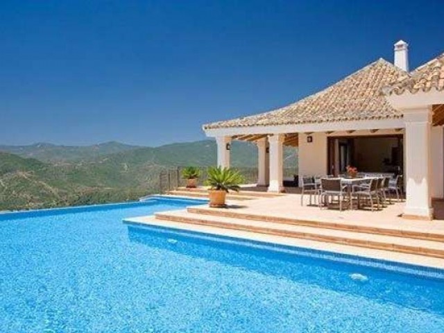 elado_kiado_luxus_csaladi_haz