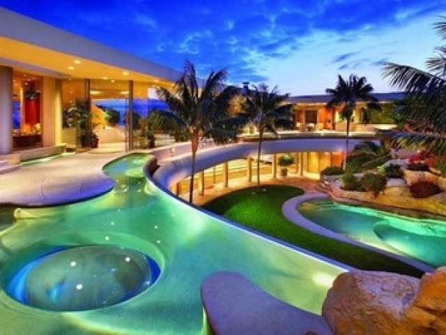 elado_kiado_luxus_csaladi_haz