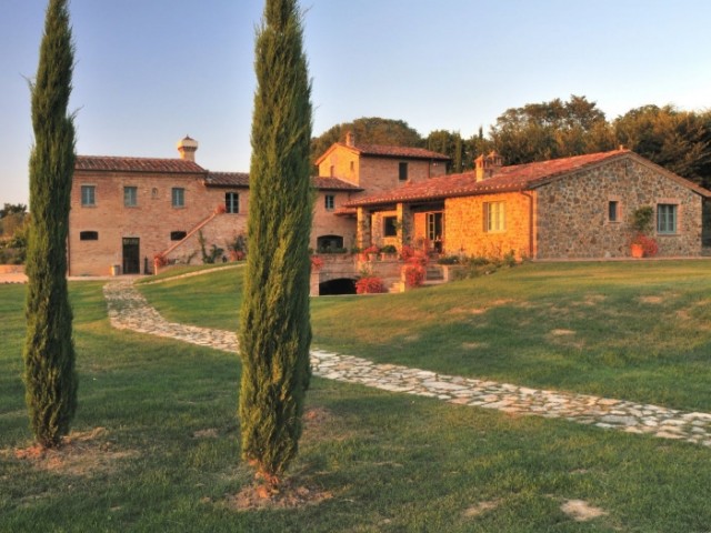 elado_kiado_luxus_csaladi_haz