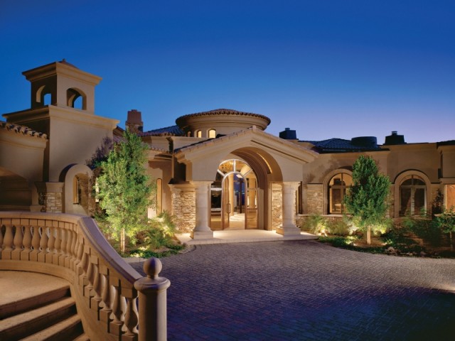 elado_kiado_luxus_csaladi_haz