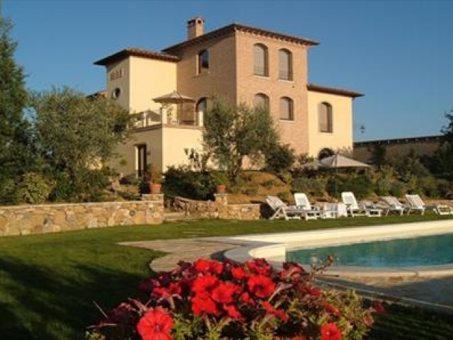 elado_luxus_villa_kiado_luxus_haz