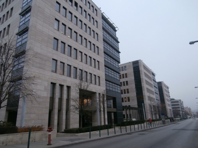 hegyvidek_XII_mom_bevasarlokozpont_mom_lakoparkban_elado