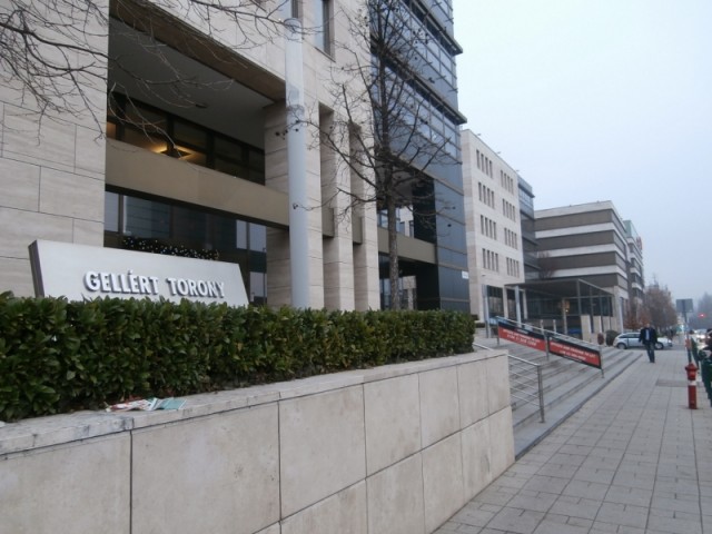 hegyvidek_XII_mom_bevasarlokozpont_mom_lakoparkban_elado