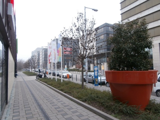 hegyvidek_XII_mom_bevasarlokozpont_mom_lakoparkban_elado