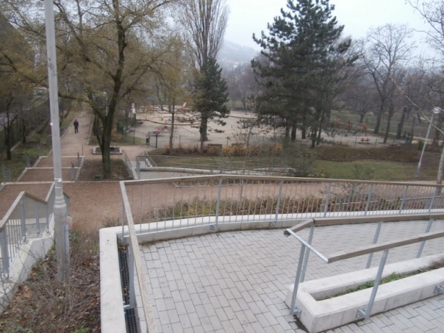 hegyvidek_XII_mom_bevasarlokozpont_mom_lakoparkban_elado