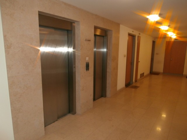 XIII_budapest_luxus_riverside_lakopark_kiado_luxuslakas