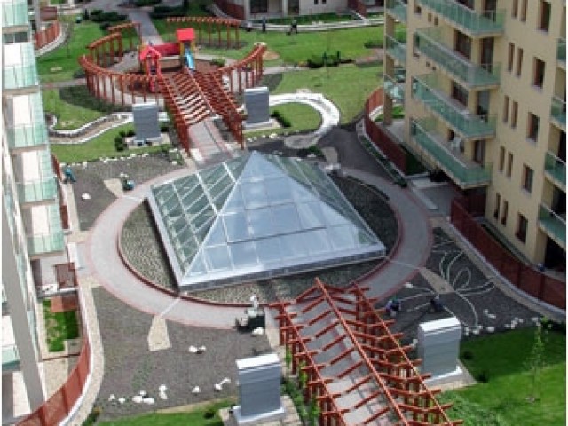 XIII_budapest_kleopatra_hazban_luxuslakas_kiado