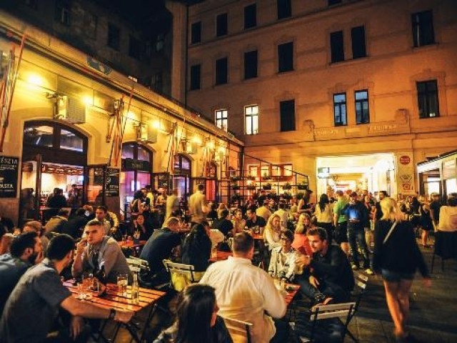 budapest_belvaros_gozsdu_udvar_kiado_lakas